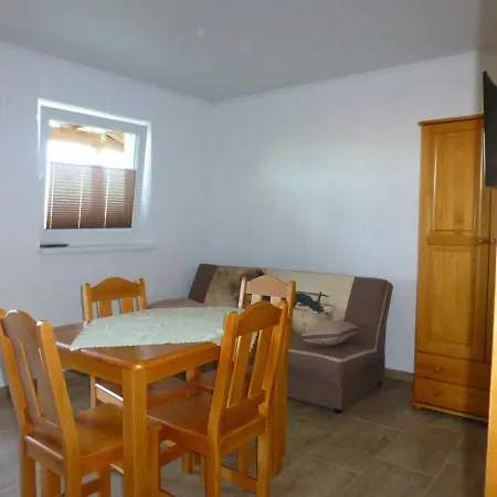 Domkiuweroniki Chata