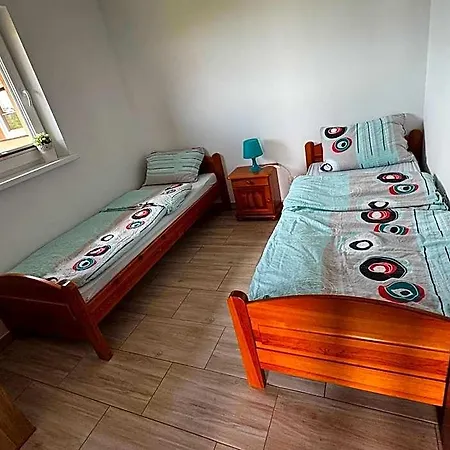 Деревянный коттедж Domkiuweroniki
